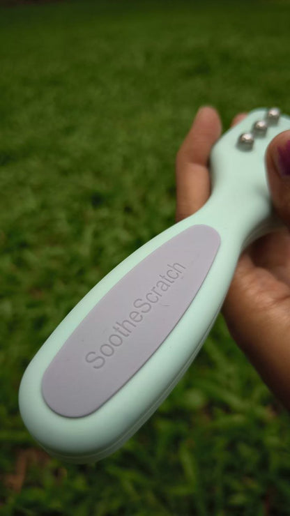Close up grip with logo of SootheScratch